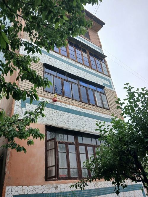Kumiwkonda dom sotiladi crochna 3 xona 90 kv