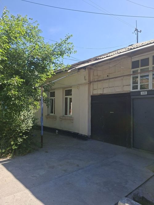 Продаётся участок 2.2 сотки в махалле Яккасарайского района.