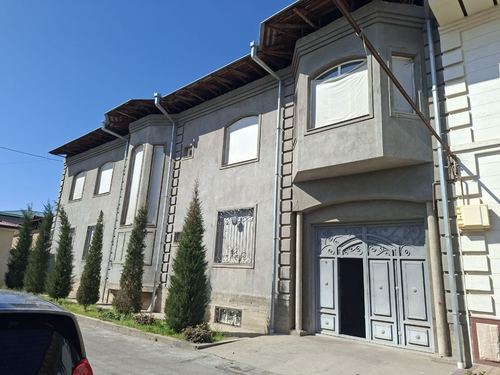 Ijara hovli beriladi