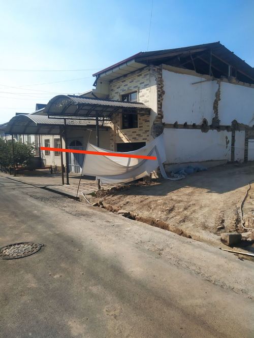 Hovli   sotiladi
