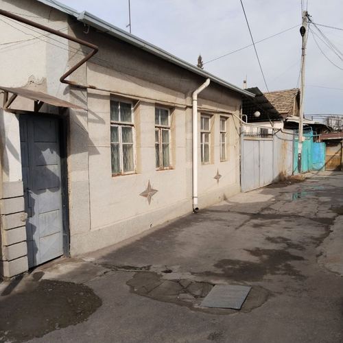 Продаётся дом в Яшнообадском р-не  Ташкента.
