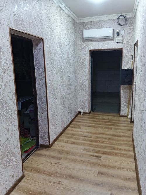 Uchastka Bektemir deyarli 5 sotok oshhonasi bilan 5 hona oshona va san