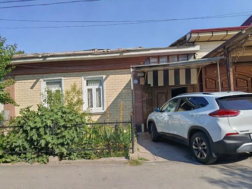 Uy xovli (uchastka)