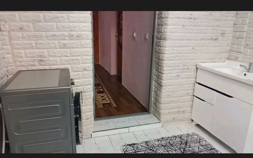 Hovli uy srochno sotiladi